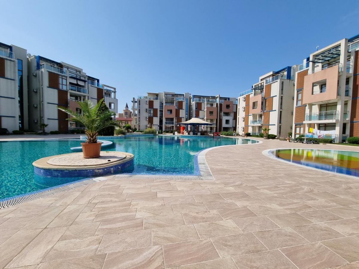 Studio Apartment With Balcony 300M From Beach Slântsjev Brjag Eksteriør bilde