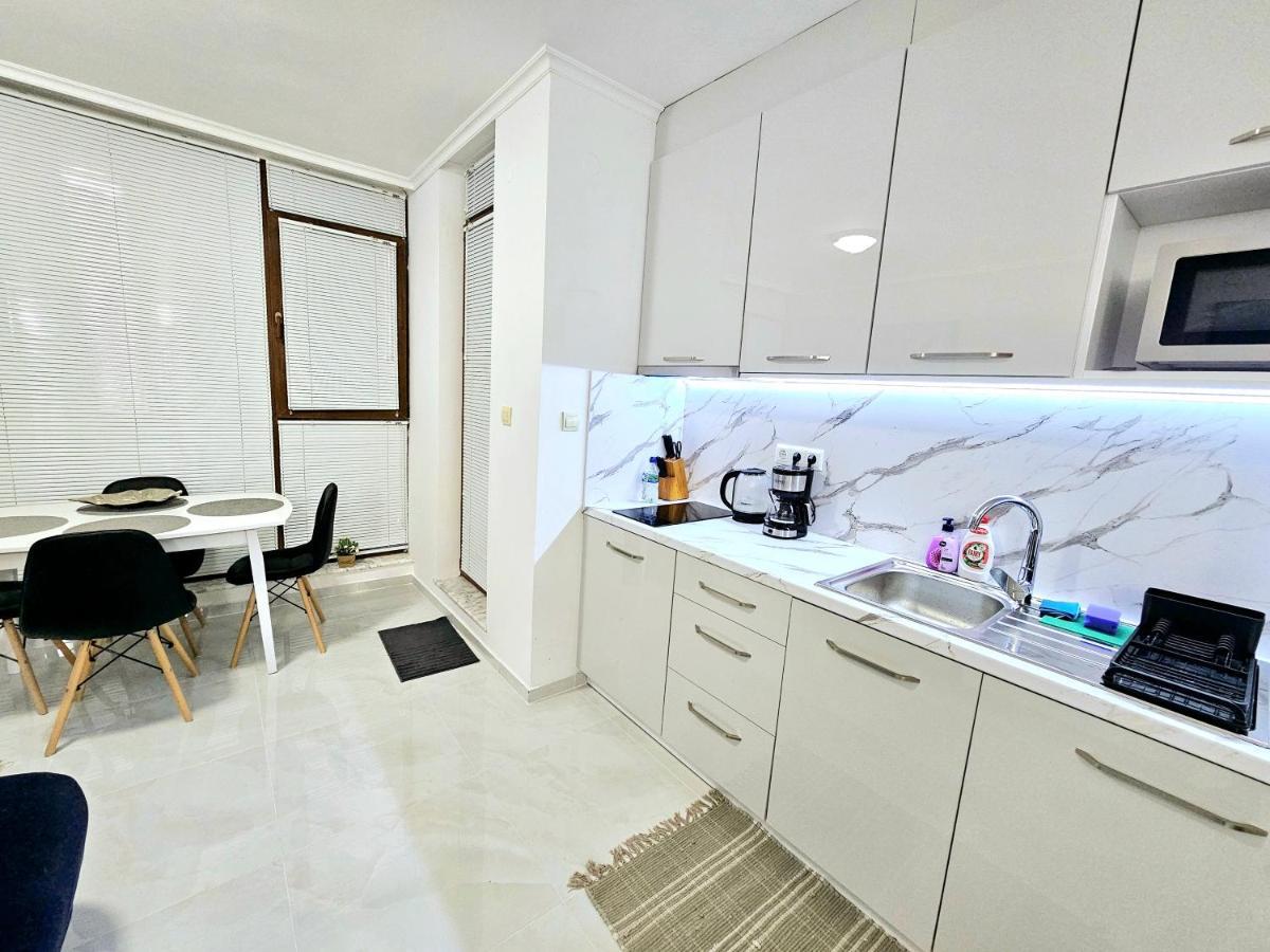 Studio Apartment With Balcony 300M From Beach Slântsjev Brjag Eksteriør bilde